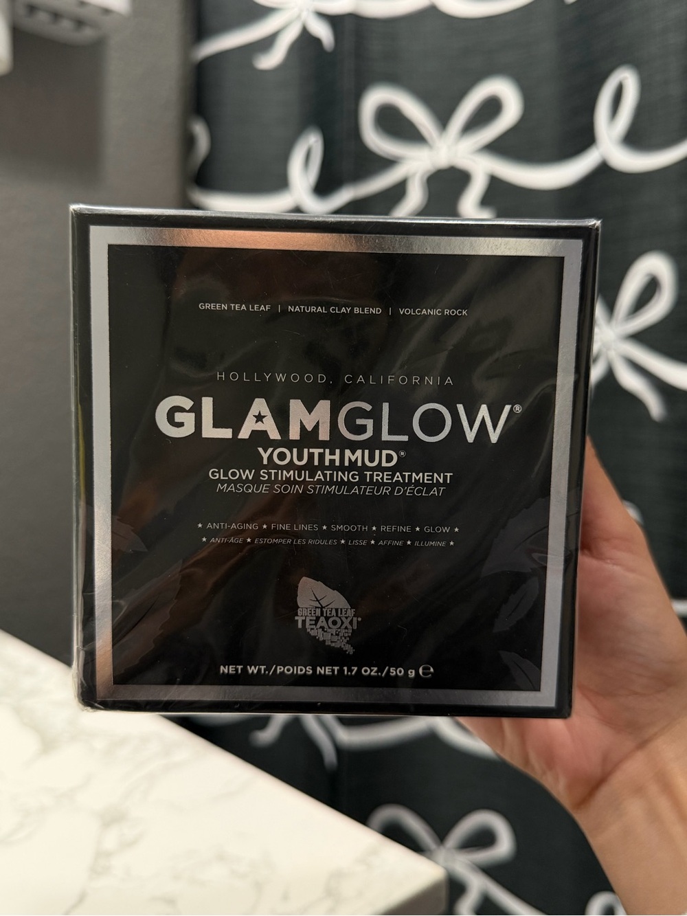 GLAMGLOW Youthmud Glow Stimulating Treatment - Black Packaging